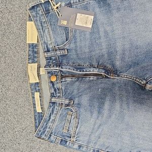 Women's Universal Thread Jean's Size 4